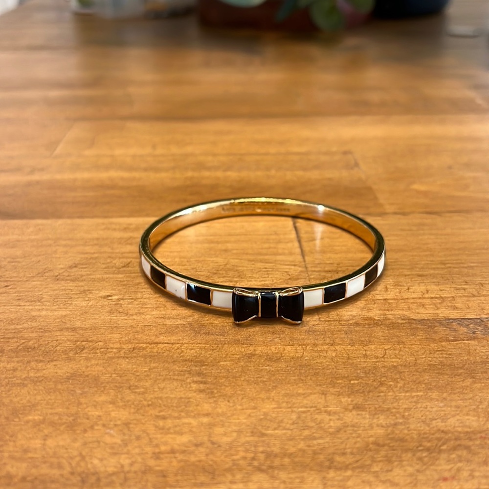 Black and white bracelet